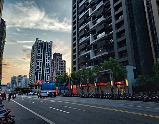 中原副都心華廈兩房 - Image 2