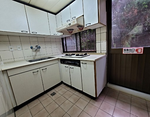 仁美國小~降價了~4房2廳3衛,平面車位,(前後花園) - Image 11