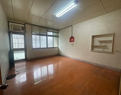 出租臨路透天店面(近竹蓮市場) - Image 7