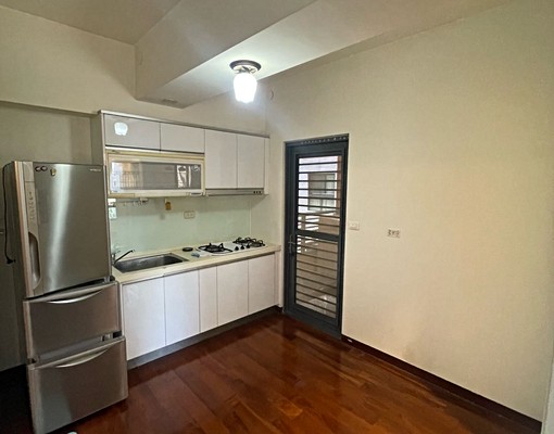 文心崇德文心國小附近/優質電梯兩房休旅車位/採光好 - Image 8