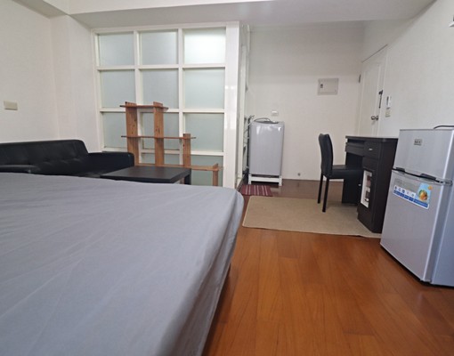 免仲介費-水湳中國醫長安路二段出租大套房(有飲水機可租補) - Image 3