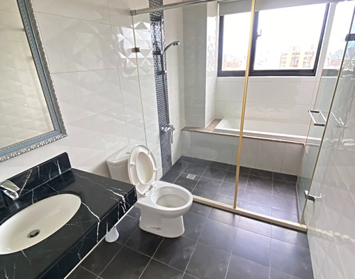 紐約大時代漂亮2房車傢俱電全一卡皮箱入住 - Image 4