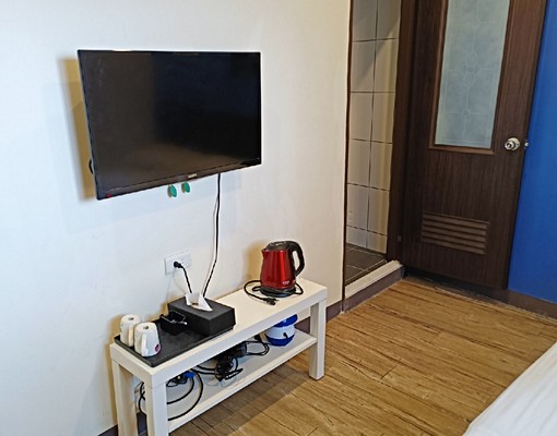 九份汽車路美套房一紙皮箱入住交通方便（租金含水電)） - Image 3