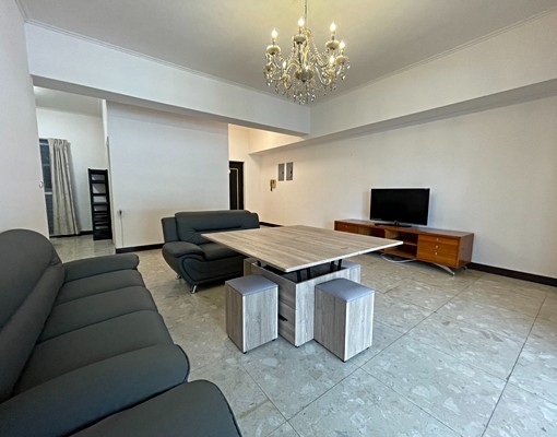 雙捷運;裕隆家樂福商圈稀有四房 - Image 1