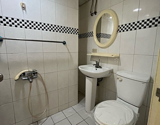 台電計價金山街稀有沙發採光佳電梯室內停車 - Image 4