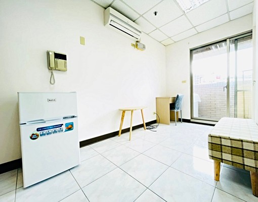 府中商圈電梯大套房採光好屋況佳 - Image 1