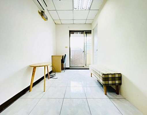 府中商圈電梯大套房採光好屋況佳 - Image 2