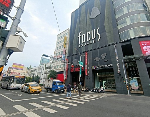 戀上台南精華地中山路鄰火車站近百坪商辦 - Image 3