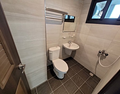 台體一中✨雙租屋補助✨陽台獨洗✨機車位✨小資首選 - Image 8