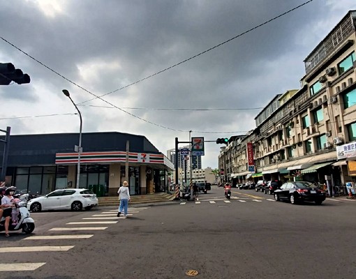 菁英匯近五甲家樂福、對面即小7、全聯及藥妝店、可租補 - Image 5