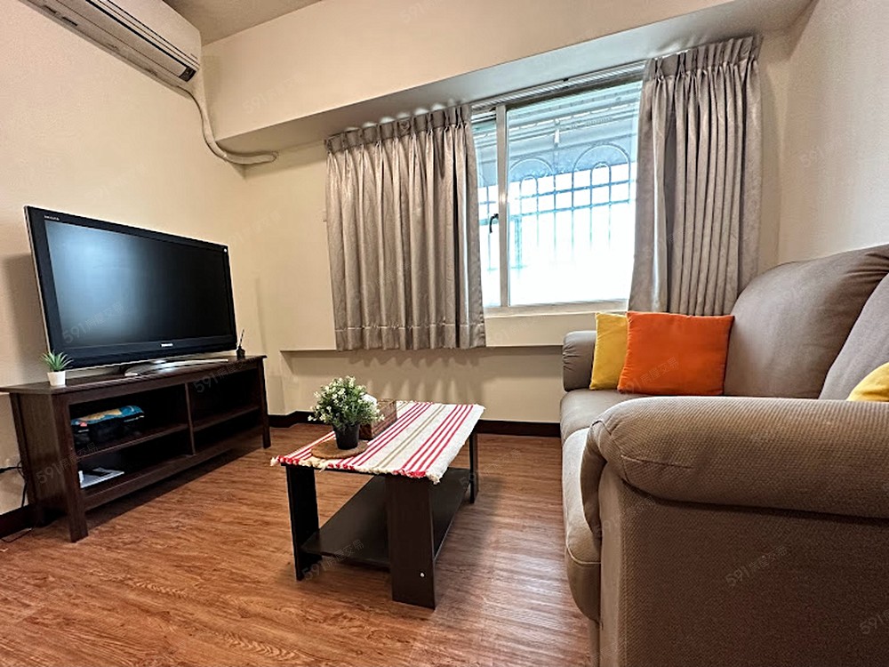 客廳．附電視．沙發茶几組．餐桌椅