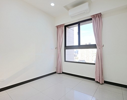 民安西路電梯三房加平面車位 - Image 2