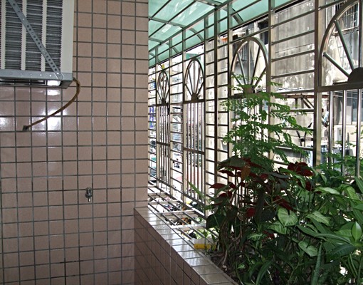 近南勢角捷運站、公寓3樓、有整理屋況佳 - Image 1