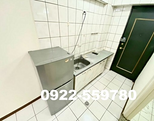 勤美誠品商圈、鬧中取靜、大套房、有陽台 - Image 5