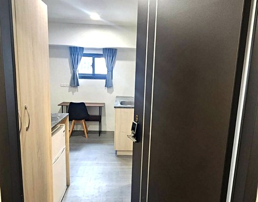 可租補文華高中電梯大套房(沙發獨洗曬) - Image 11