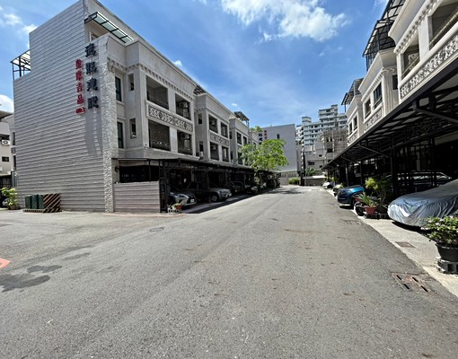 可停三車有庭院四套房透天 - Image 1