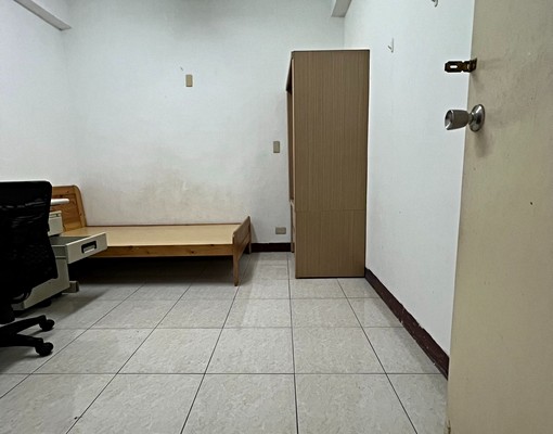 捷運萬芳醫院站旁溫馨雅房-WF304 - Image 1