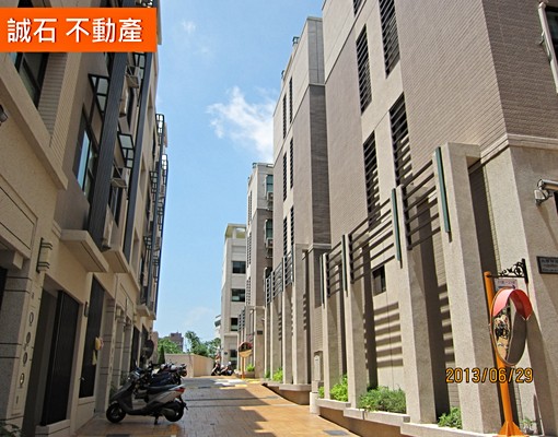 全新變頻冷氣/近弘光靜宜/中科特區/全配WIFI大套房 - Image 4