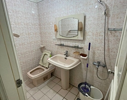 青海家樂福旁/精美電梯三房可寵/租補可談 - Image 6