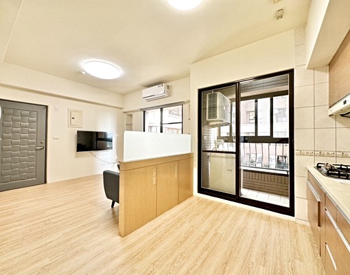 水鋼琴2房💖下樓夜市鬧中取靜面中庭 - Image 1