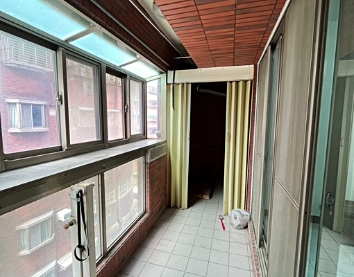 自租採光通風佳傢俱冷氣全新可補助 - Image 4