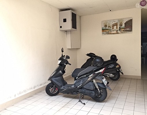 近巨城、可養貓、1樓房間涼爽、含洗衣機、機車停車場 - Image 9