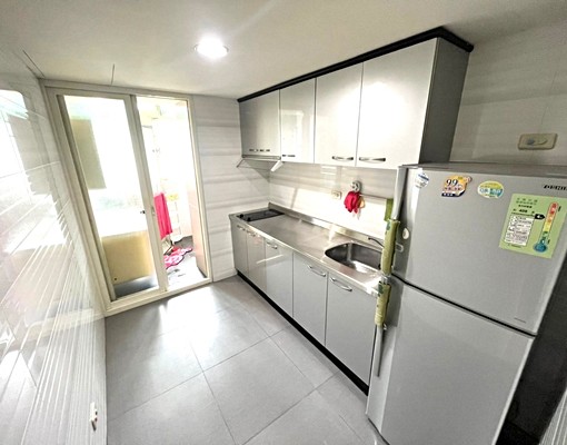 中和捷運站旁2房新裝潢,大陽台曬被兼烤肉 - Image 8