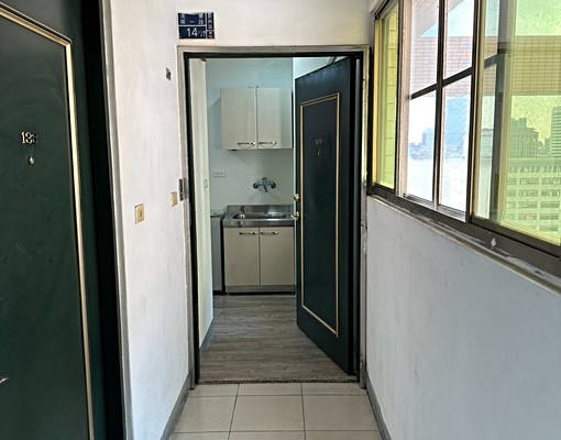 摩登新貴高樓層有陽台出租套房 - Image 8