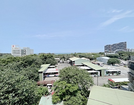 帝富華廈三面採光淡海沙崙優質電梯三房可租補 - Image 2