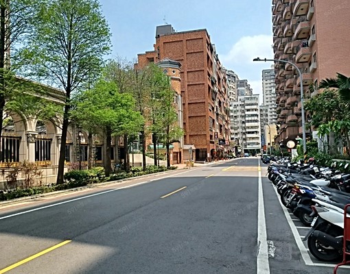 近中正路G12站同安國小套房有陽台全室油漆 - Image 8