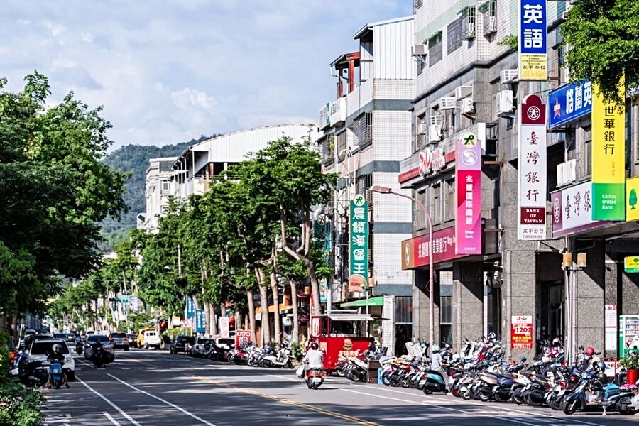 中興東路商家密集卻兼享慢活綠意