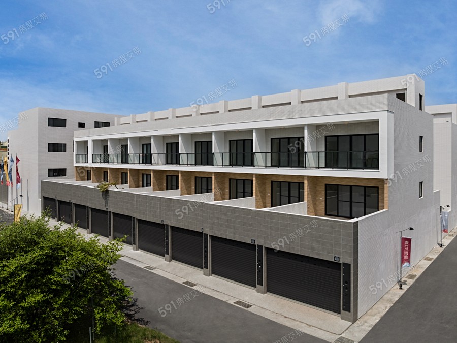 青日朗朗實景圖