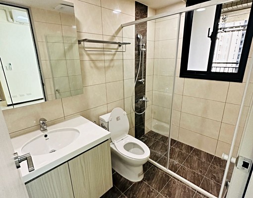 全新兩房優質社區附平面車位可租輔 - Image 4