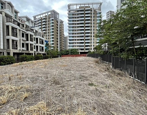 淡水新市鎮家樂福輕軌濱海義站旁別墅建地