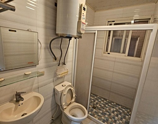 近園區精緻獨立陽台洗衣機套房 - Image 12