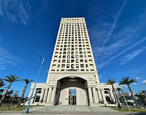 可租補台北港指標豪宅面海景四房坡車住商張貴英 - Image 1