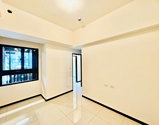 樂菲莊園方正三房車位(附冷氣、熱水器) - Image 1