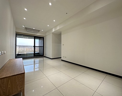 正面河景三房含管理費及平面車位 - Image 1