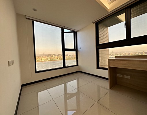 正面河景三房含管理費及平面車位 - Image 6