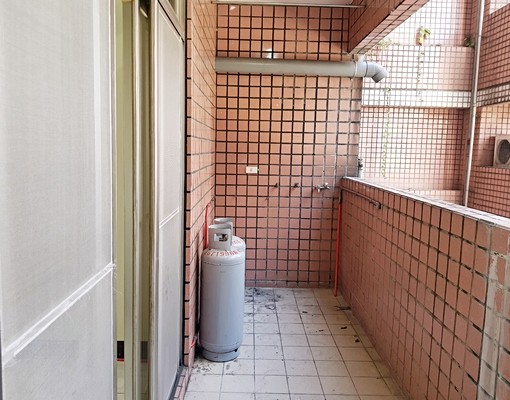 戶政商圈/爬樓梯2樓/中庭2房+陽台 - Image 9