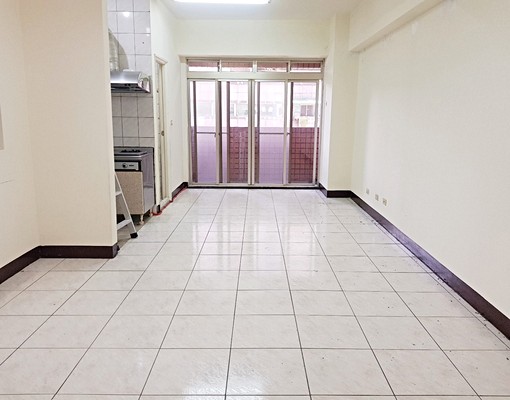 戶政商圈/爬樓梯2樓/中庭2房+陽台 - Image 1