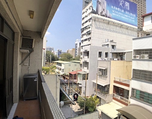 中正一路五塊厝捷運站一層一戶4房美寓 - Image 4