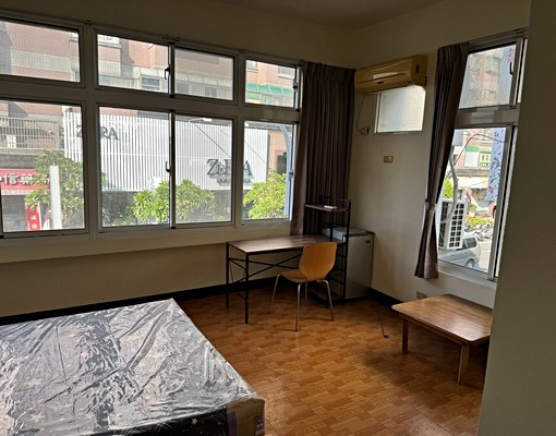 近成大、後甲夢時代裕農路套房出租 - Image 1