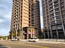 八德路七堵松鼎苑黃金店面~..