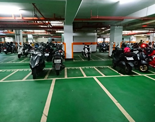 有機車位網路第四台24小時管理全套家俱電一只皮箱入住 - Image 9