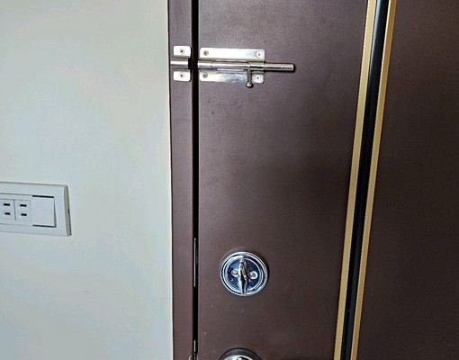 商業區舒適明亮大套房,一房一廳的格局 - Image 14