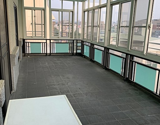 兩房一廳兩衛浴大陽台市中心傢俱自備市中心 - Image 15