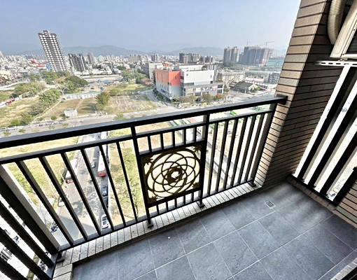 近秀泰🥤台水電頂級系統櫃衣帽間🥤可租補採光隔音頂職業友善 - Image 9