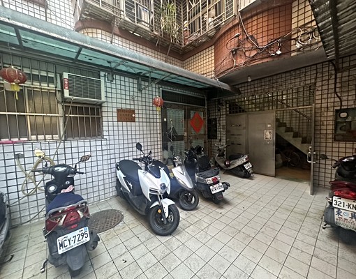 蘆洲長安街採光大套房 - Image 4