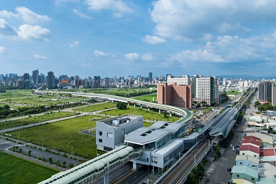 附近的十三期重劃區提供強力支撐